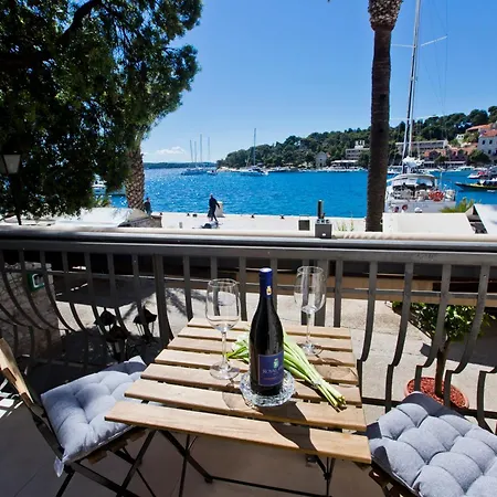 Riva Yacht Hvar Town