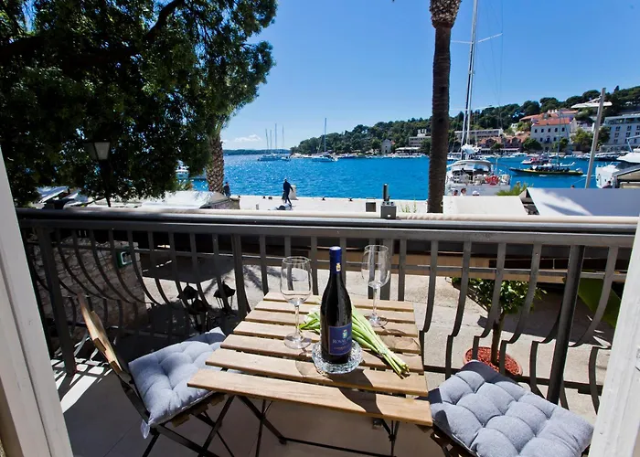 Riva Yacht Hvar Town